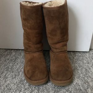 Ugg classic winter boots